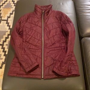 Guess Lightweight Wine Colored Puffer Jacket - Fitted and Flattering Size L